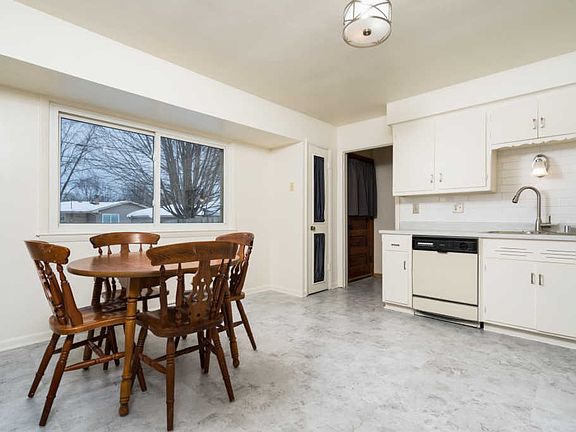 5th image of 1618 Marion Ave