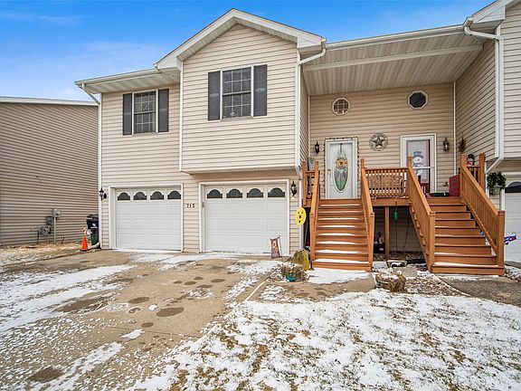 2nd image of 715 SE Kensington Rd