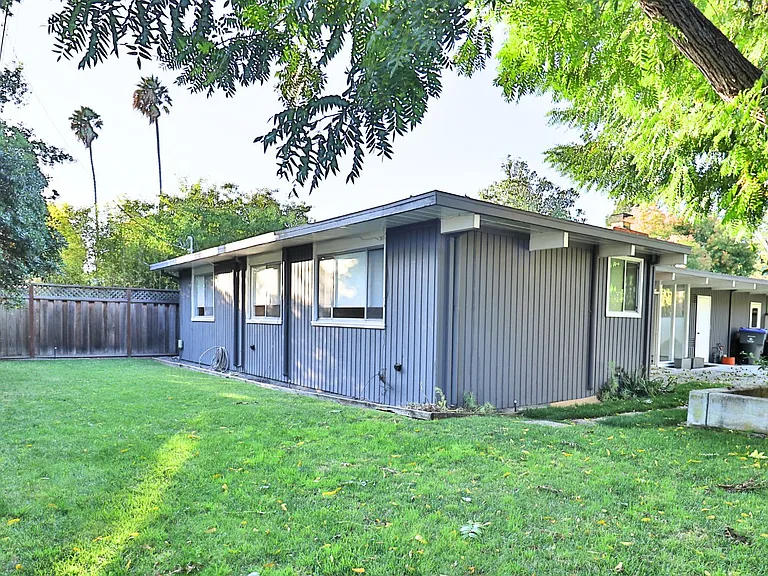 2467 Alvin St — Photo 34