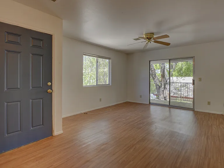 717 Bird St — Photo 4