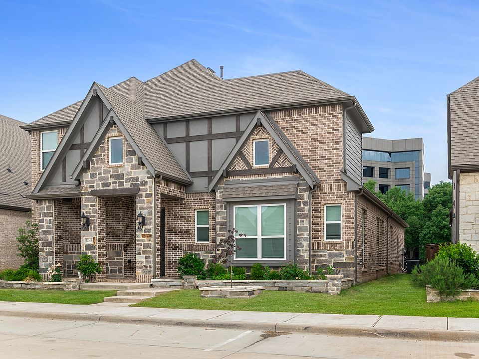 1st image of 12569 Royal Oaks Ln