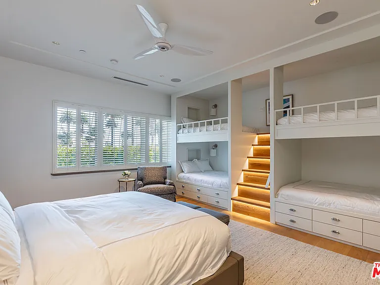 618 N Beverly Dr — Photo 22