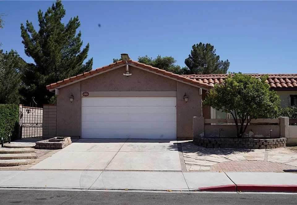 2409 Lourdes Ave