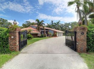 7181 Hidden Acres Way, Seminole, FL 33772