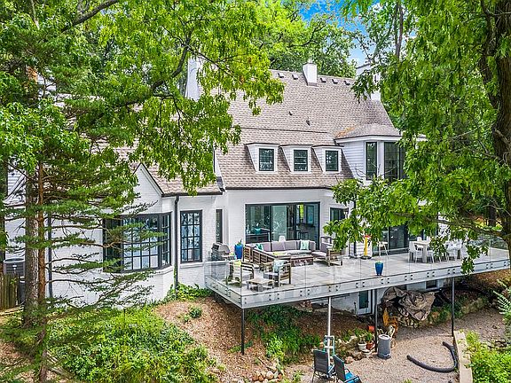 5th image of 304 Juniper Ln