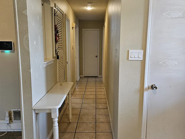 2402 Emerson Ct — Photo 18