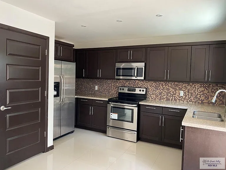 2550 Weslaco Rd #L2 — Photo 3