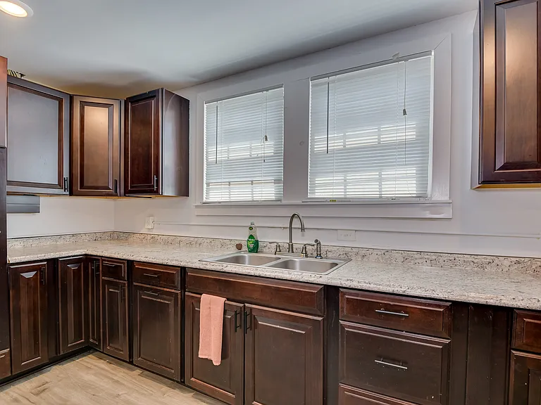 714 Hickman Rd — Photo 24