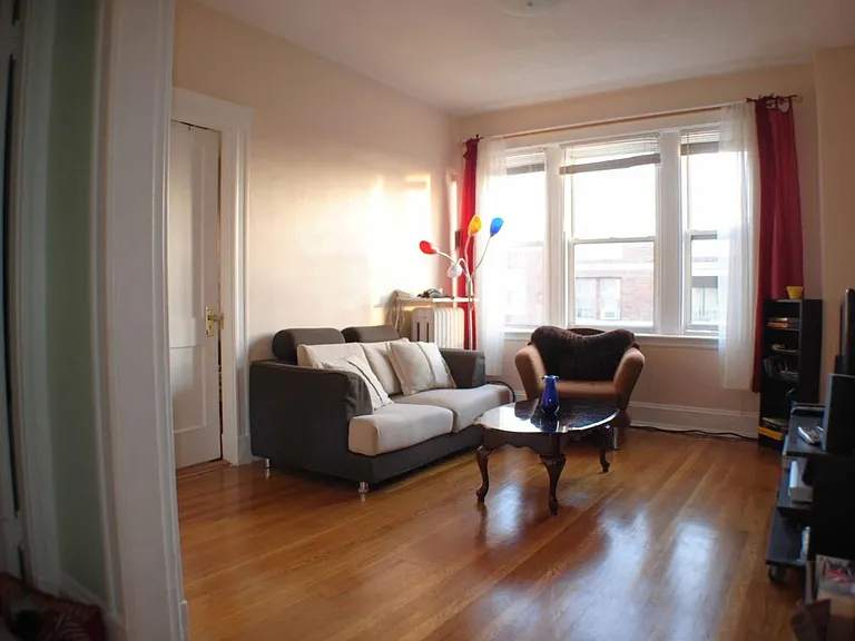 318 Summit Ave #12 — Photo 3