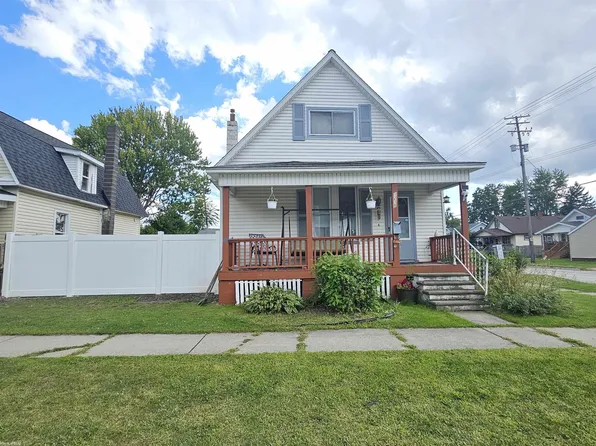 1238 Chestnut St, Port Huron, MI 48060