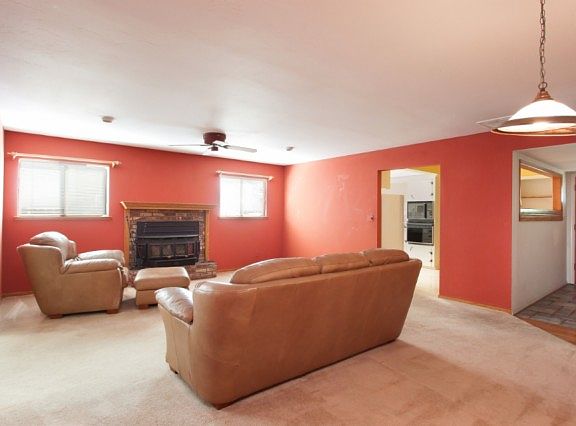 2nd image of 639 Darling Way