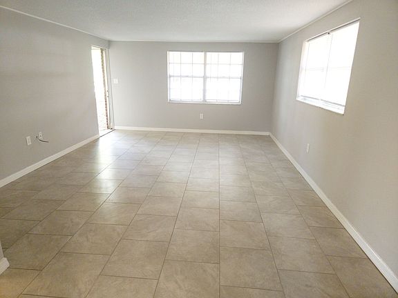 3rd image of 5313 Oakwood Ct #10030-8