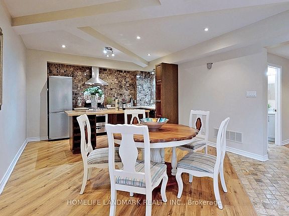 4th image of 88 Caines Ave