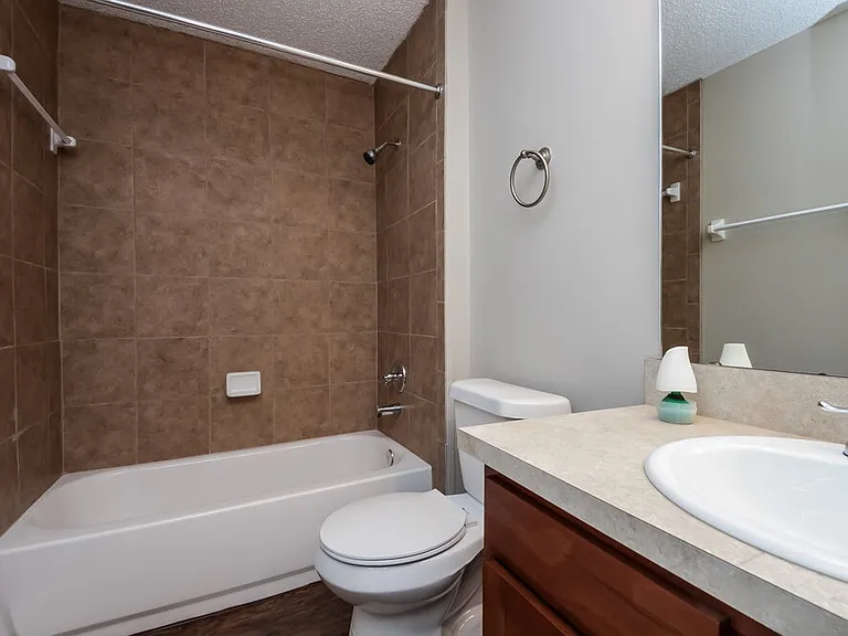 3230 Chantilly Ct — Photo 14