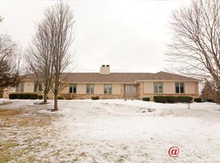 23165 W Lochanora Dr, Lake Zurich, IL 60047