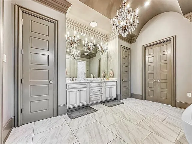 12 Royal Palm Blvd — Photo 36