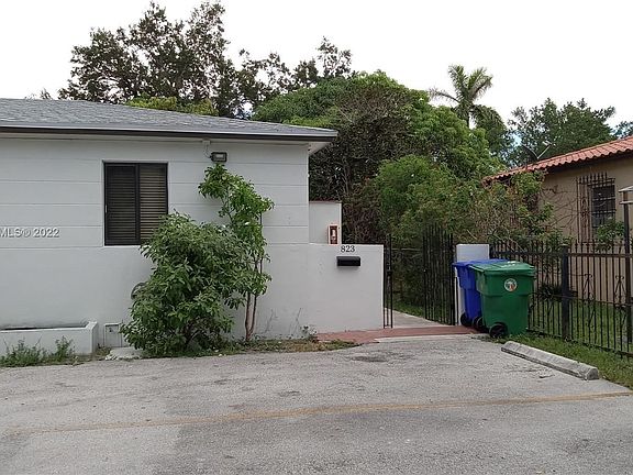 3rd image of 823 NW 36th Ave #823