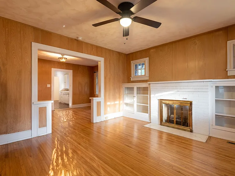 1554 S Campbell Ave — Photo 6