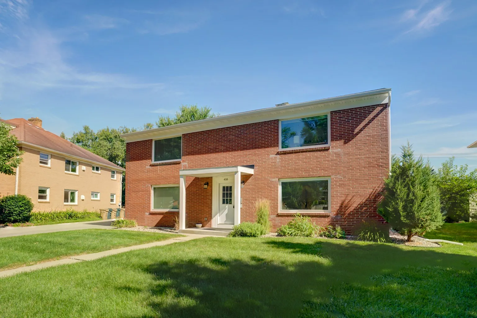 2 bed, 1000 sqft, $1,395 — Photo 1