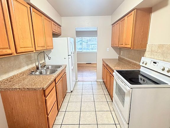 4th image of 2515 N Upriver Ct