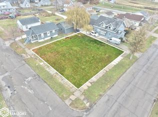 1102 E Main St, Marshalltown, IA 50158