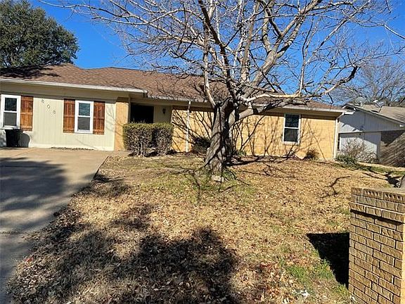 5th image of 808 Lynne Ln