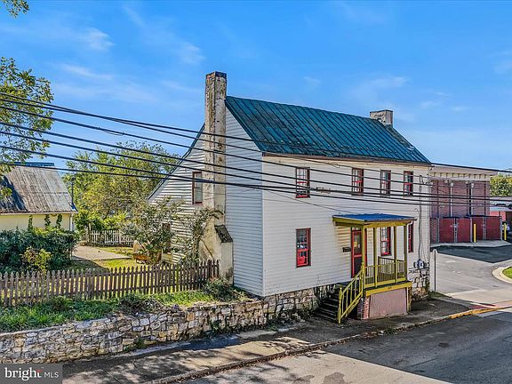 3rd image of 309 W Liberty St