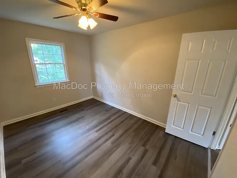 130 Janney Ct — Photo 15