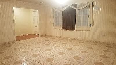 3rd image of 5555 Bentley Dr