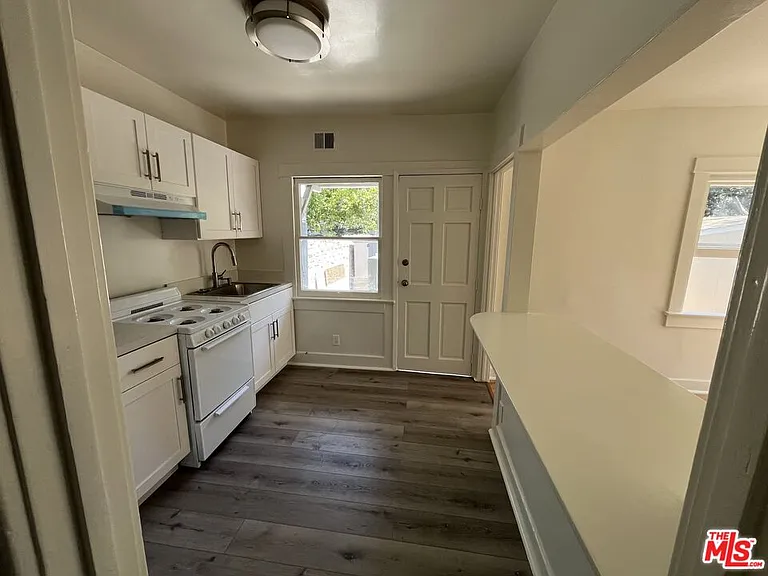 424 N Venice Blvd #B — Photo 7