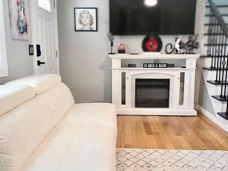 4880 Barclay Square Dr — Photo 8
