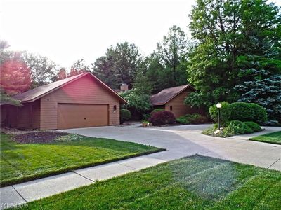 21903 Meadows Edge Ln, Strongsville, OH, 44149