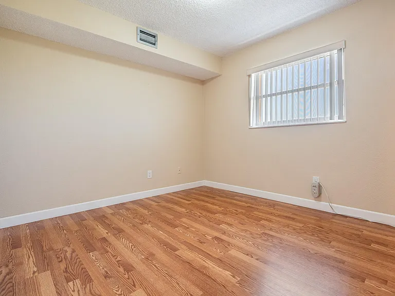 2525 W Bay Dr #B44 — Photo 23