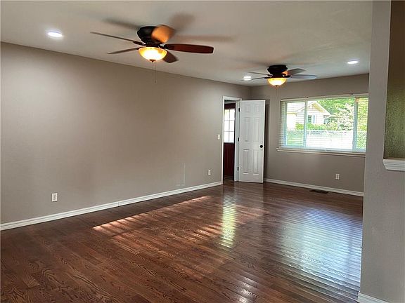 4th image of 606 NW J St