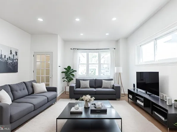 2015 S 5th St, Philadelphia, PA 19148