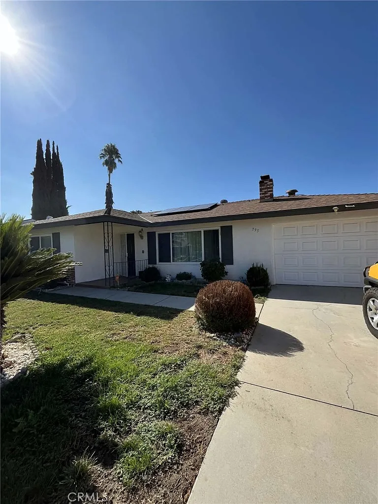 4 bed, 1700 sqft, $2,700 — Photo 1