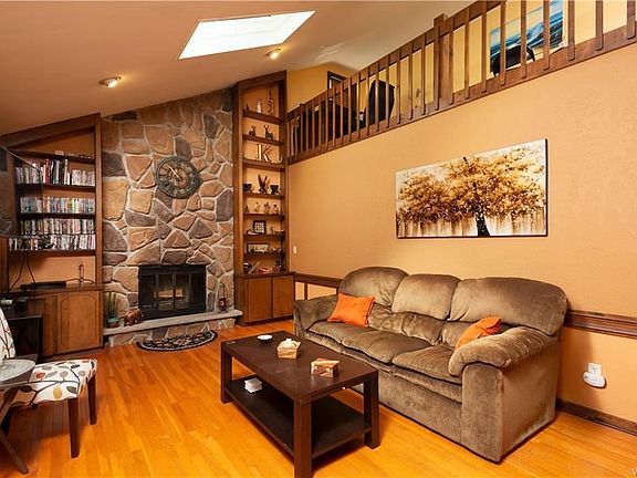 3rd image of 27 Lancelot Ct