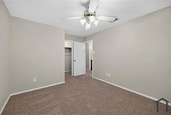 515 Harding Ln — Photo 23