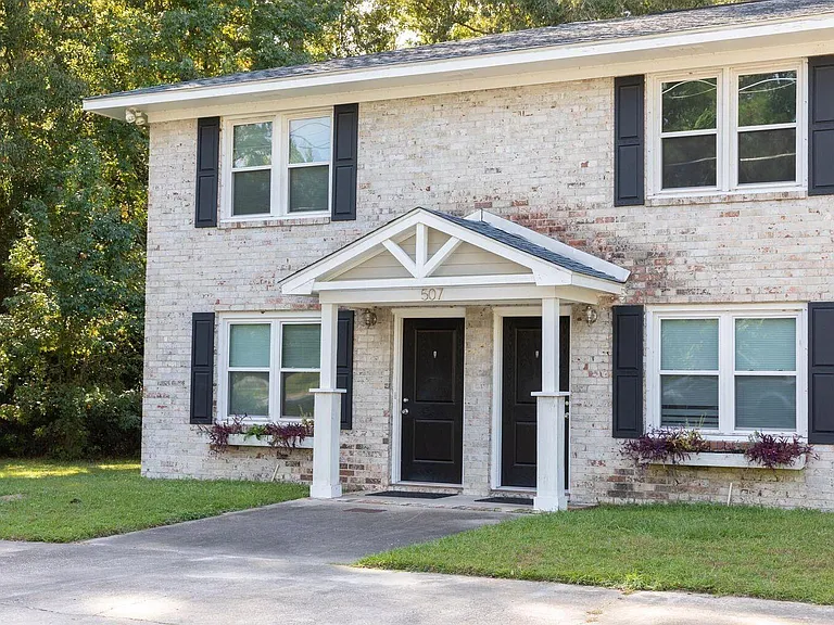 507 Arlington Dr #D — Photo 1