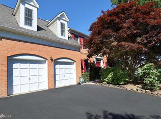 9301 Meadow Crossing Way, Fairfax Station, VA 22039