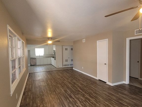 5th image of 3304 Delano Ave