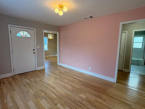 5th image of 3014 E Point St