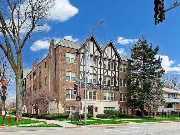 3rd image of 530 Washington Blvd APT 1W