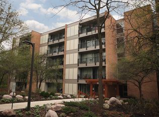 6020 Oakwood Dr APT 5H, Lisle, IL