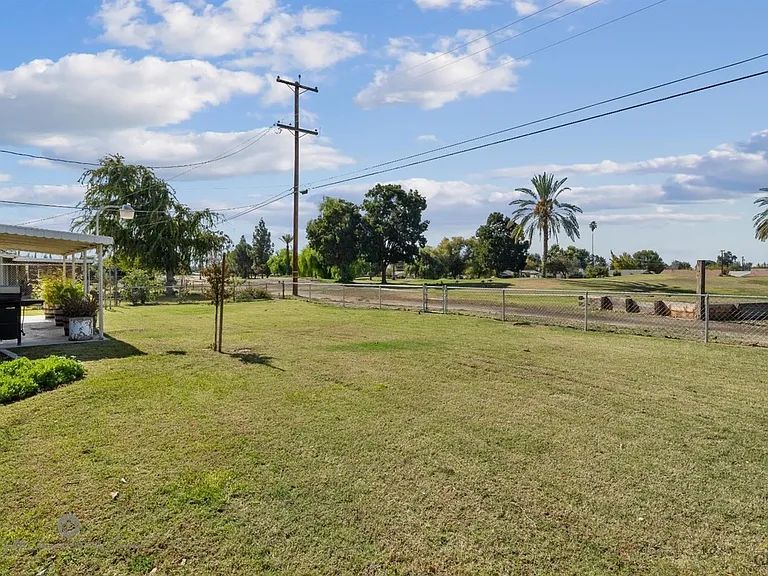 701 Cherry Hills Dr — Photo 15