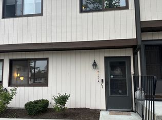 27 Crows Nest Ln UNIT 8C, Danbury, CT 06810