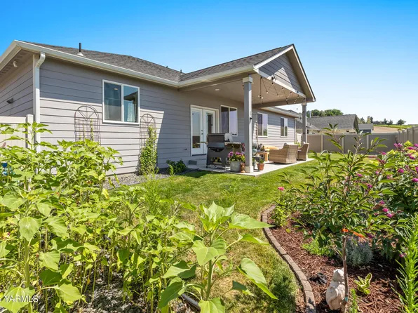 7506 W Viewcrest Way, Yakima, WA 98908