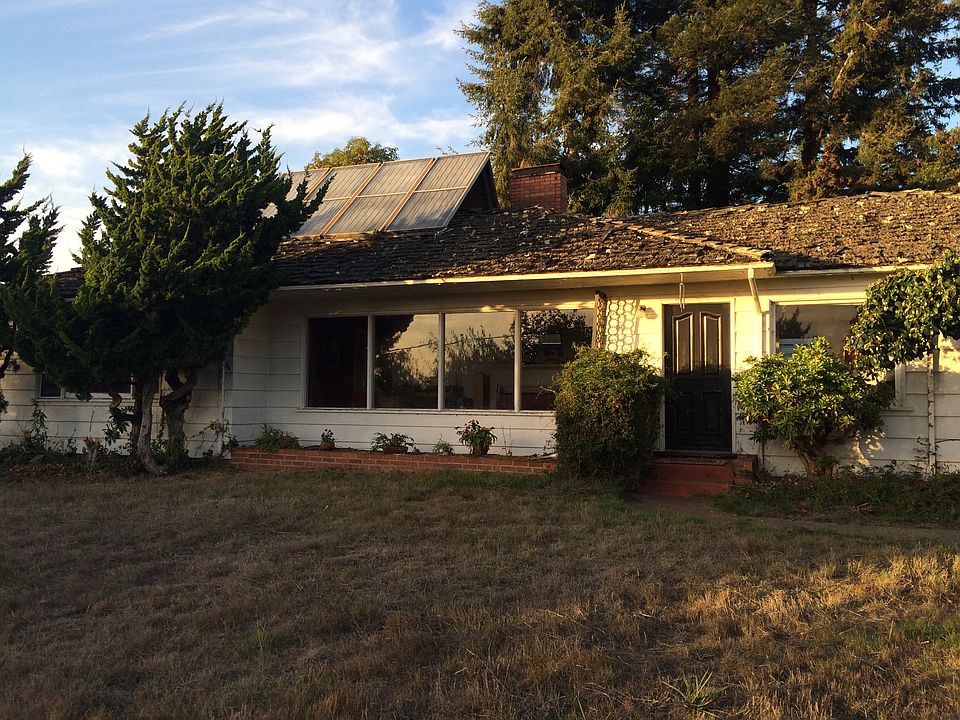 Front view, facing the bay