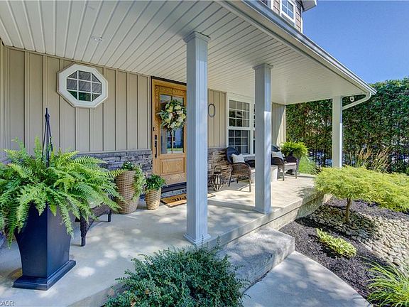 2nd image of 10 Forrest Ave E