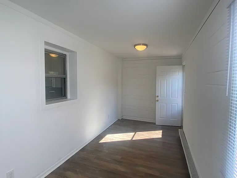 609 Dale St N #1 — Photo 4